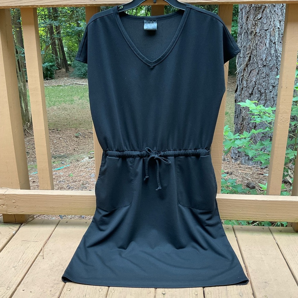 Like-New 32 Degrees Cool Black Sport Dress, Oversize Medium